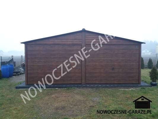 Garaż drewnopodobny 6m x 6m Kolor ścian: Orzech Kolor bram: Orzech