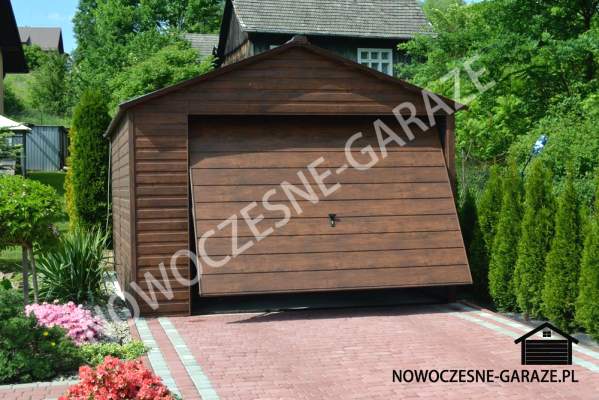 Garaż drewnopodobny 3,50m x 5m Kolor ścian: Orzech Kolor bramy: Orzech